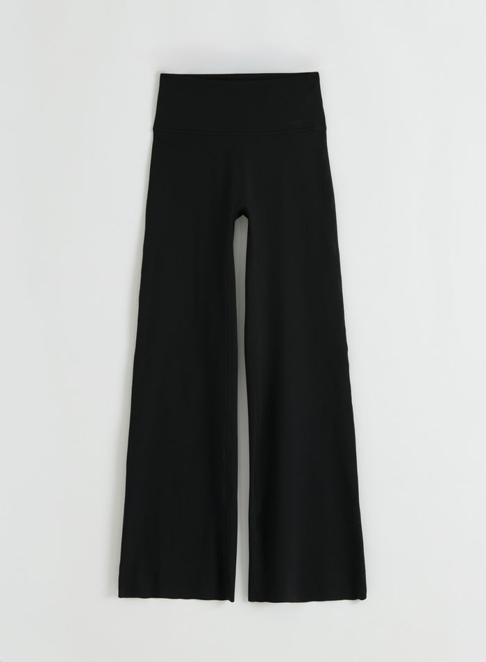 Tasokuva mustista aim'n Sense Straight Leg Petite Tights -trikoista