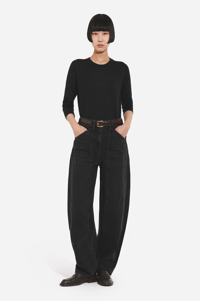 Crew Neck Sweater in Fine Cashmere - Black