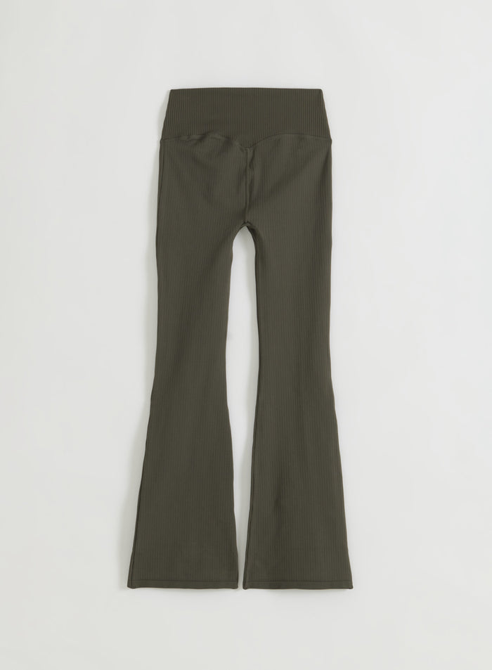Dark Ivy Ribbed Seamless Flare Petite Tights takaapäin