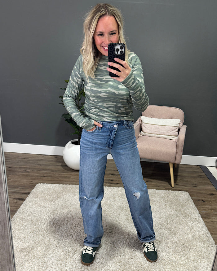 KanCan Has To Be Crossover Straight Jeans FINAL SALE KanCan