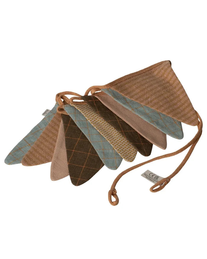 Ocher Garland
