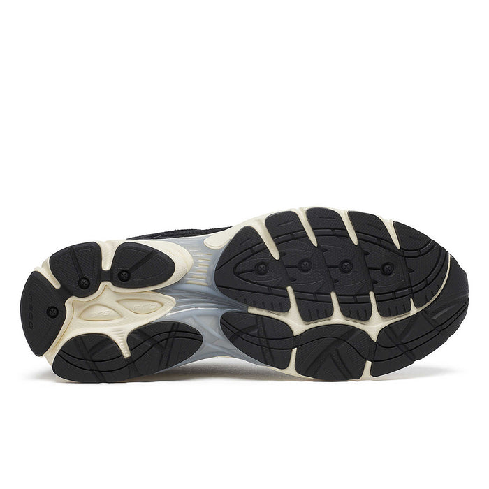 Saucony - ProGrid Omni 9 Trainers in Black/Cream - Nigel Clare