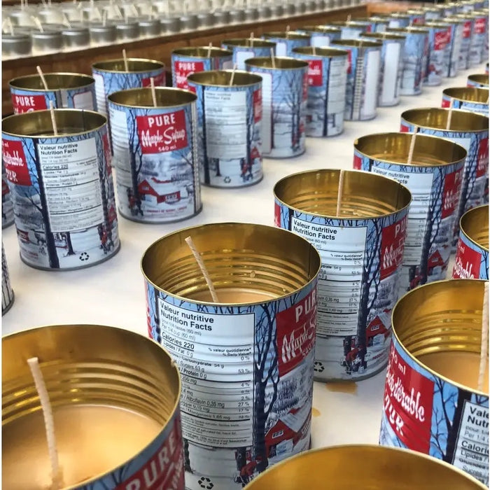 Seracon Maple Syrup Candle in classic 540 ml tin can, cotton wick—perfect Canadian gift and home decor idea.