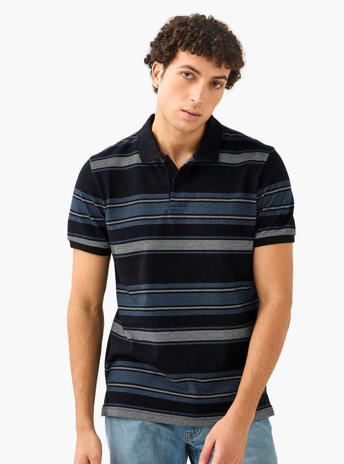 Men wearing striped polo t-shirt Dubai -06