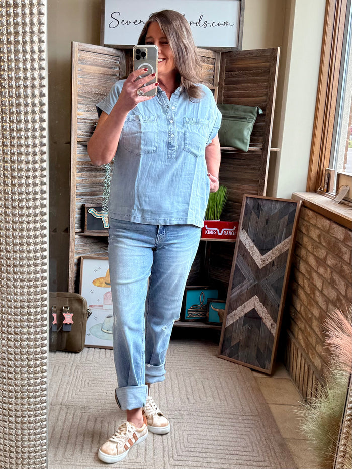 Light blue Tencel pullover shirt with short sleeves and button-front placket