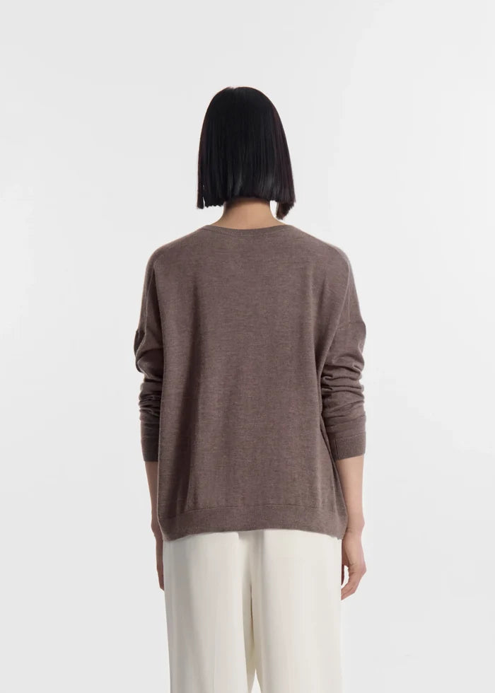V-Neck Sweater in Fine Cashmere - Hazelnut