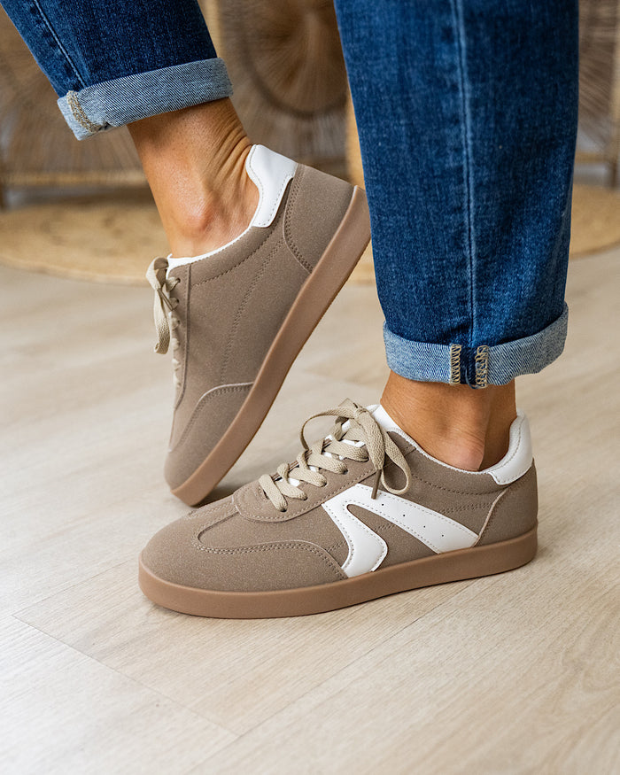 Very G Retro Sneakers - Brown SALE Very G