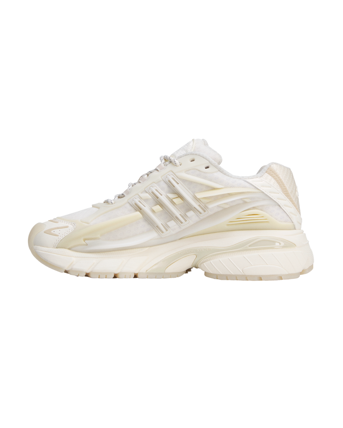 VIRGINIA Adistar Jellyfish 'Triple White' by Pharrell Williams