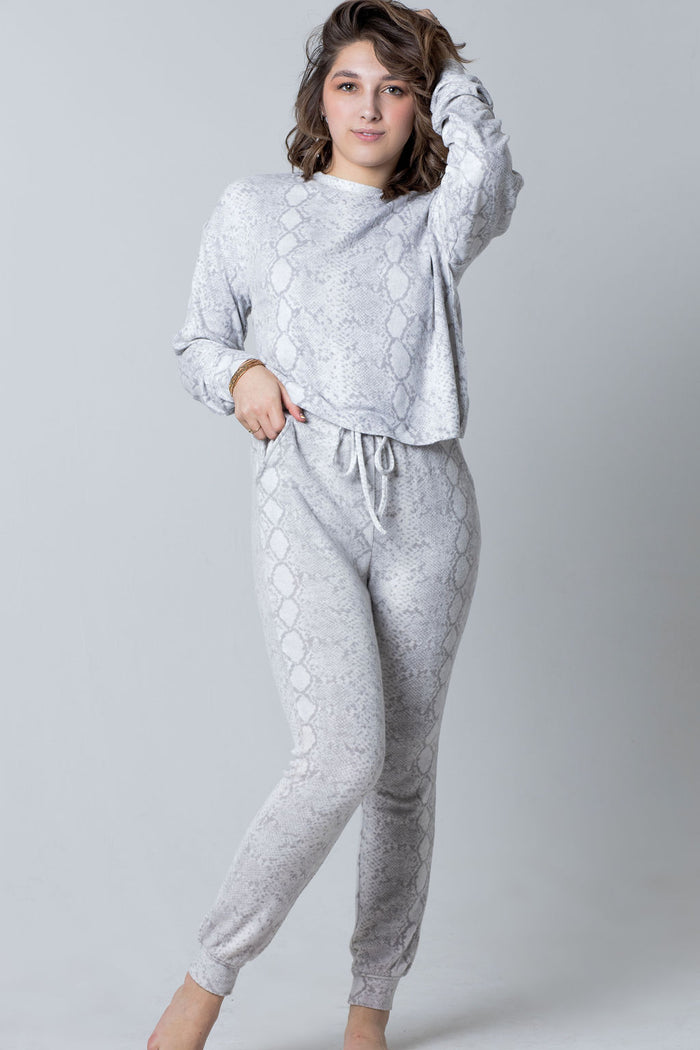 Women's Lounge Set (2pcs Pullover+ Pant) image 12